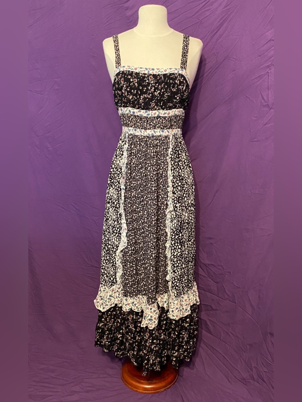Vintage Free People “Gunne Sax-style” Black/Blue/Pink/White Floral Dress. Size 4